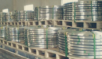 304不銹鋼帶表面有裂縫是怎么回事？