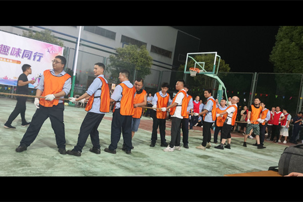 奇億金屬趣味運(yùn)動(dòng)會(huì)拔河比賽現(xiàn)場(chǎng)特寫